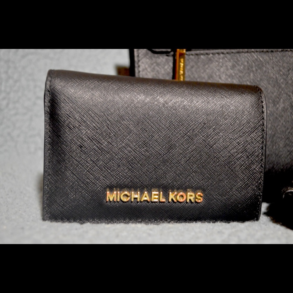 Michael Kors Saffiano Wallet